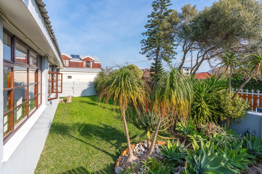 To Let 4 Bedroom Property for Rent in Mowbray Western Cape